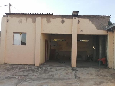 House For Sale In Marokolong, Temba