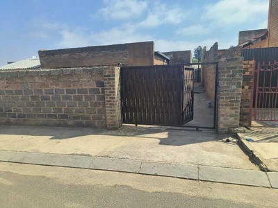 House For Sale In Meadowlands, Soweto