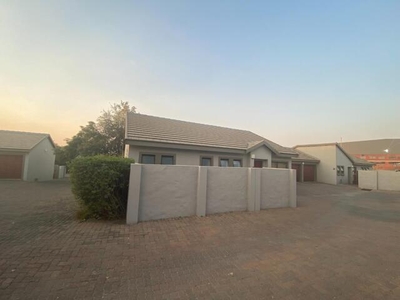 Townhouse For Rent In Valley View Estate, Centurion