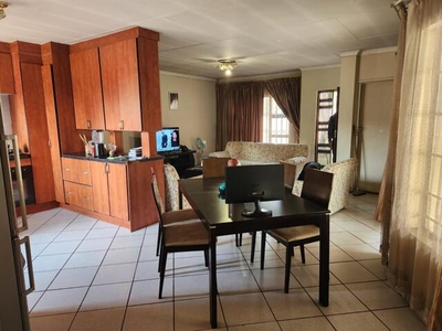 Townhouse For Sale In East Lynne, Pretoria