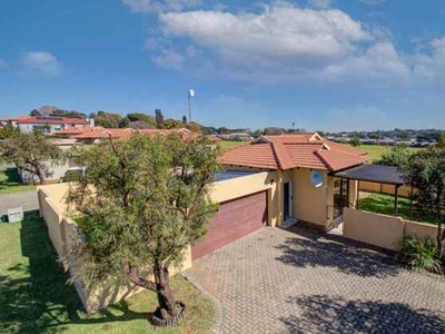 Townhouse For Sale In Greengate, Krugersdorp