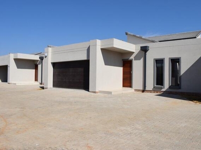 Townhouse For Sale In Summerset, Midrand