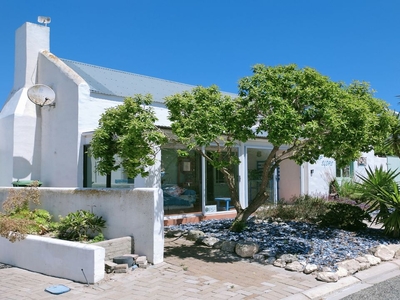 3 Bedroom House For Sale in Paternoster