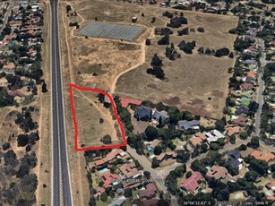 6 000 m² Land available in Weltevreden Park