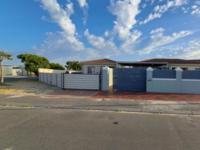 2 Bedroom house for sale in New Woodlands, Mitchells Plain