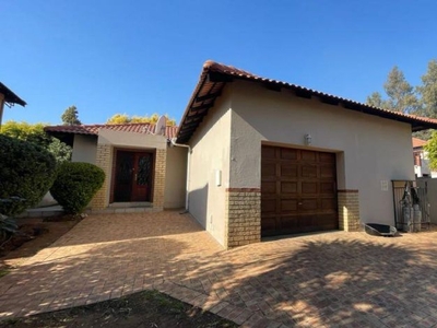 3 Bedroom cluster for sale in North Riding, Randburg