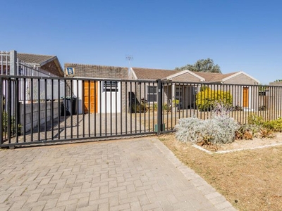 3 Bedroom house sold in Durmonte, Durbanville