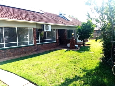 4 Bedroom Freehold For Sale in Booysens