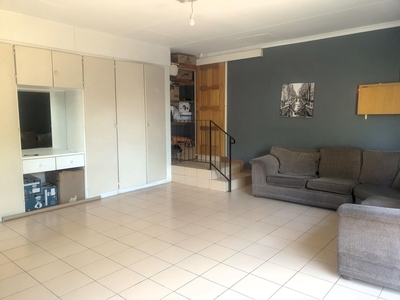 1 Bedroom Studio Apartment To Let in Garsfontein