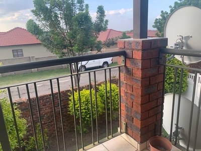 2 Bedroom Apartment To Let in Waterval East