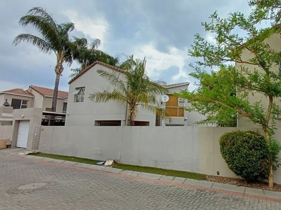 3 Bedroom Cluster for sale in Sunninghill
