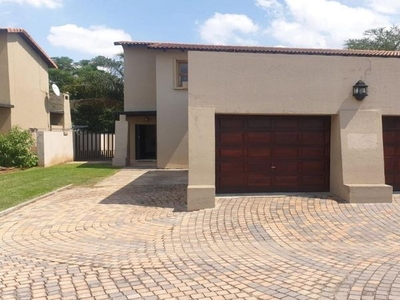 BEAUTIFUL 3 BEDROOM HOUSE FOR SALE IN WATERFALL EAST