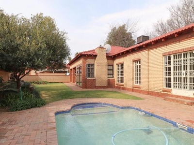 Townhouse For Sale In Flamwood, Klerksdorp