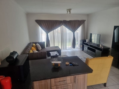 Two bedroom standalone townhouse in Sunninghill