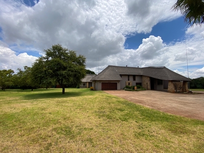 4 bedroom house for sale in Mooikloof Equestrian Estate