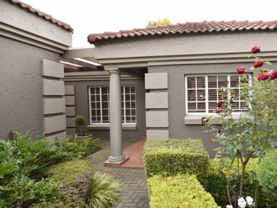 3 Bedroom townhouse - sectional for sale in Moreleta Park, Pretoria