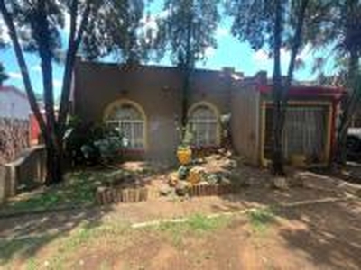 4 Bedroom House for Sale For Sale in Protea Park - MR615297