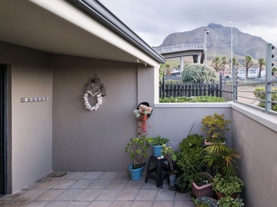 2 Bedroom apartment for sale in Woodstock, Cape Town