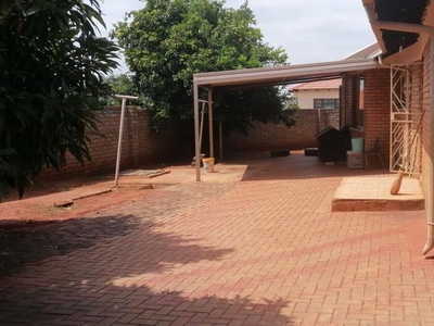 3 Bedroom house for sale in Geelhoutpark, Rustenburg