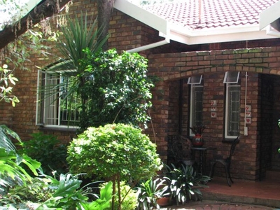 4 Bedroom house for sale in Wilro Park, Roodepoort