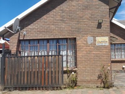 4 Bedroom house for sale in Acaciaville, Ladysmith