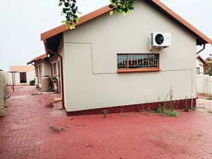 3 Bedroom Freestanding For Sale in Tlhabane West