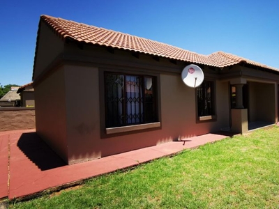 2 Bedroom townhouse - sectional rented in Willow Park Manor, Pretoria