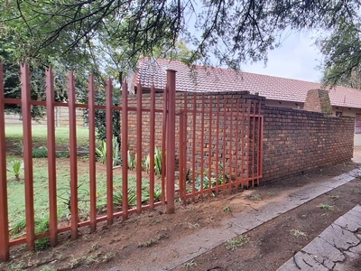 3 Bedroom House To Let in Tasbet Park Ext 2