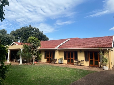 6 Bedroom House For Sale in La Lucia