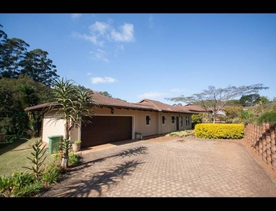 3 bed property to rent in hillcrest