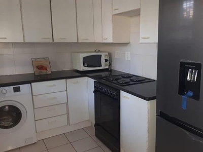 unfurnished room to let in rondebosch from june