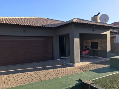 3 Bedroom Gated Estate For Sale in The Orchards