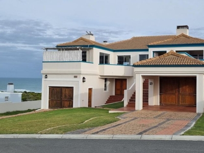 6 Bedroom house for sale in Agulhas