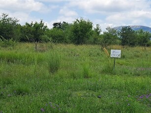 1 267 m² Land available in Melodie