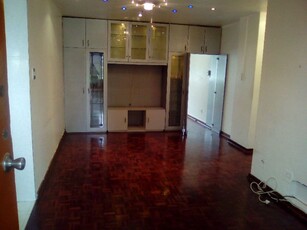 Florida 2bedroomed ground floor flat to rent for R4200