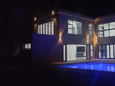 5 Bedroom House For Sale in Cashan