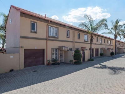 Townhouse For Rent In Eden Glen, Edenvale