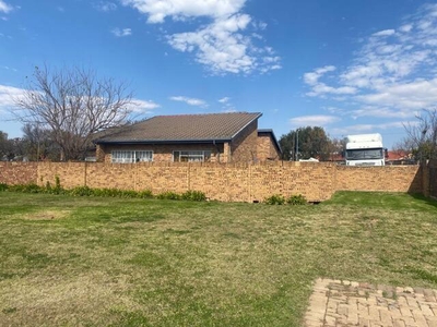 9 bedroom, Middelburg Mpumalanga N/A