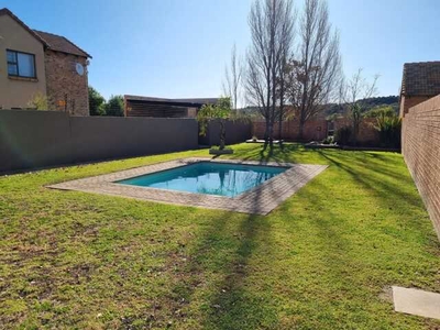 Townhouse For Sale In Shellyvale, Bloemfontein