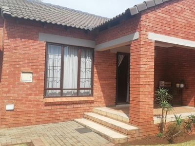 2 Bedroom townhouse - sectional to rent in Monavoni, Centurion