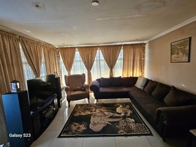 House For Rent In Chatsworth Central, Chatsworth