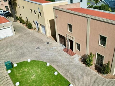 Townhouse For Rent In Audas Estate, Somerset West