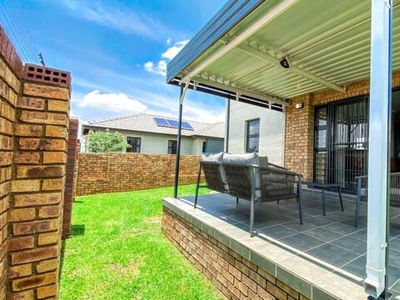 Townhouse For Rent In Cosmo City, Roodepoort