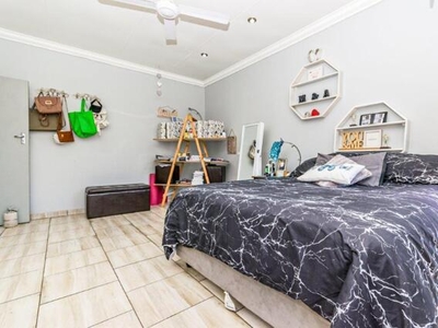 6 bedroom, Pretoria Gauteng N/A