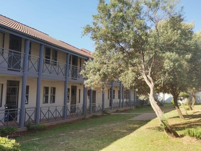 Apartment For Rent In Moffat View, Johannesburg