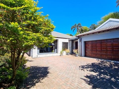 House For Sale In Beacon Bay, East London
