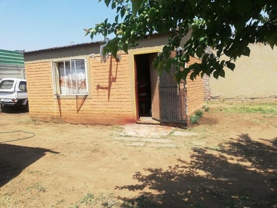 House For Sale In Buhle Park, Germiston