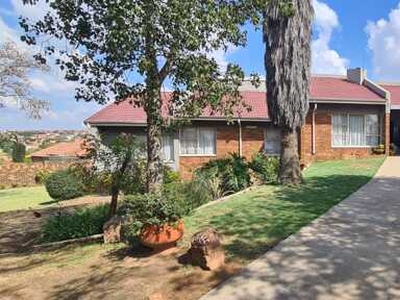 House For Sale In Die Heuwel Ext 4, Witbank