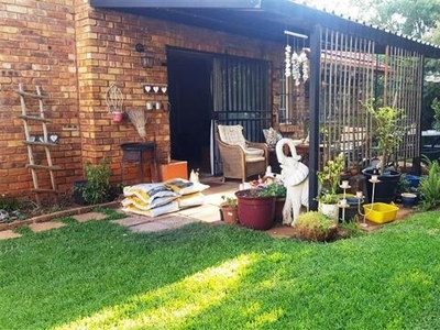 House For Sale In Die Wilgers, Pretoria
