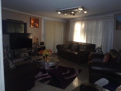 House For Sale In Ennerdale, Johannesburg